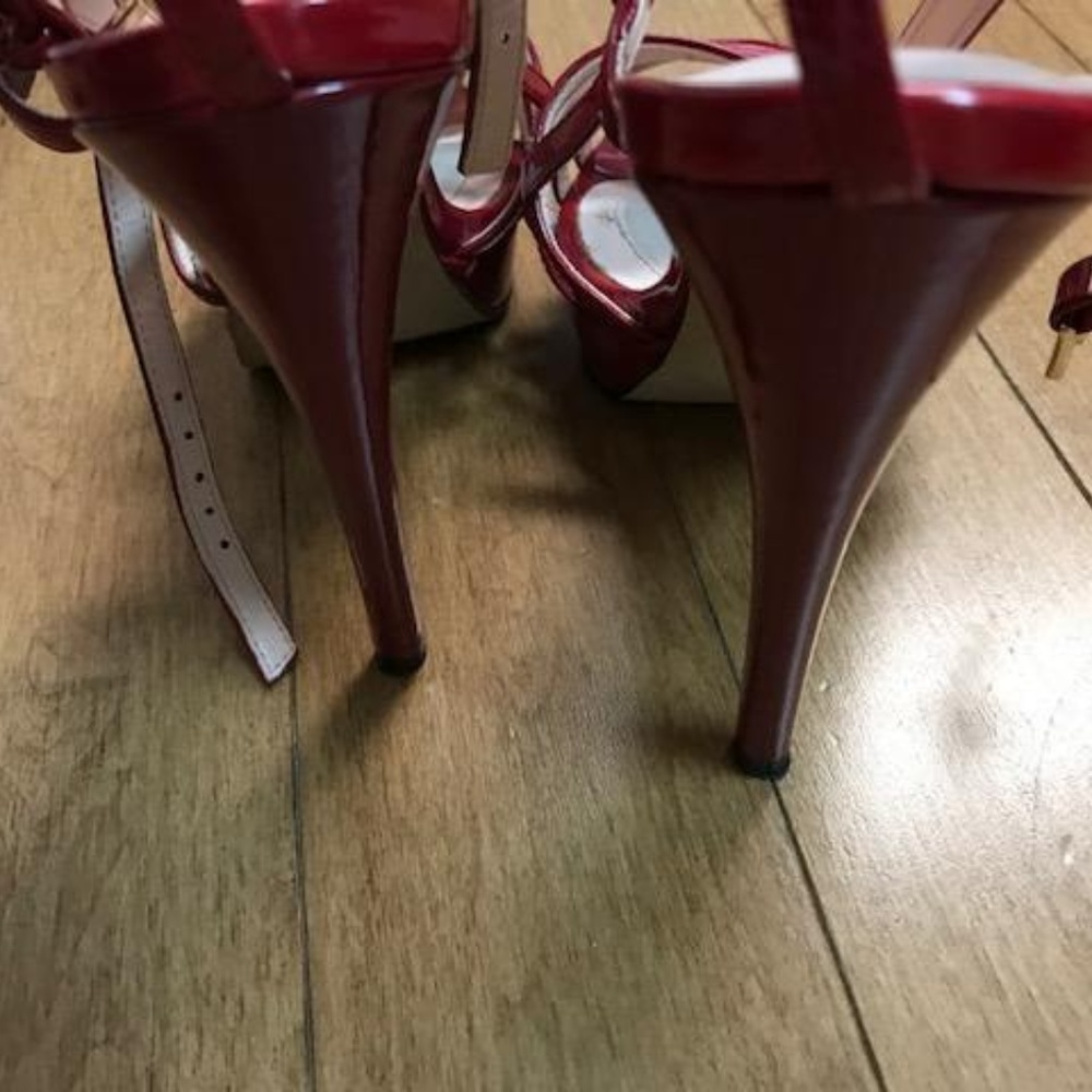 SS Signature Heels - Picture 3 of 4